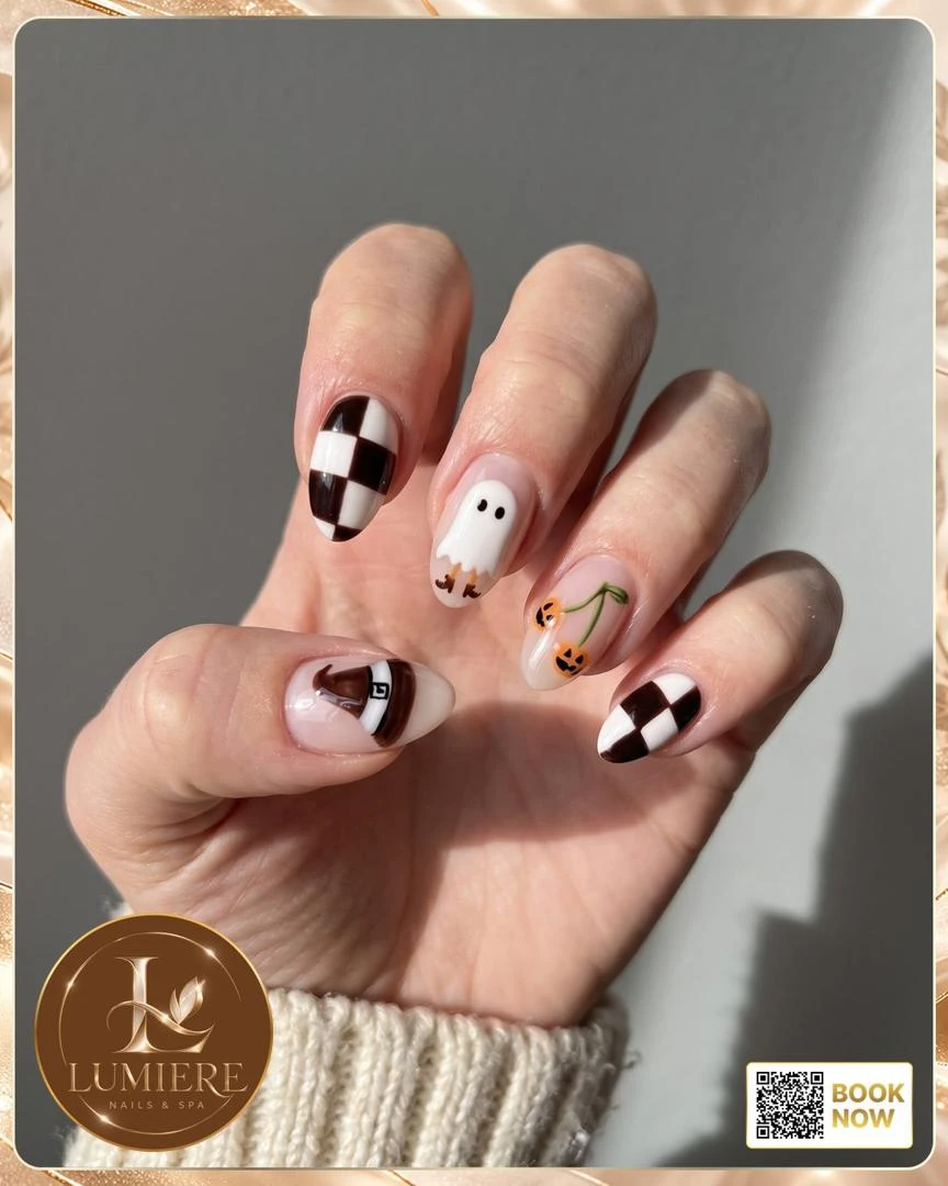 Halloween nail art